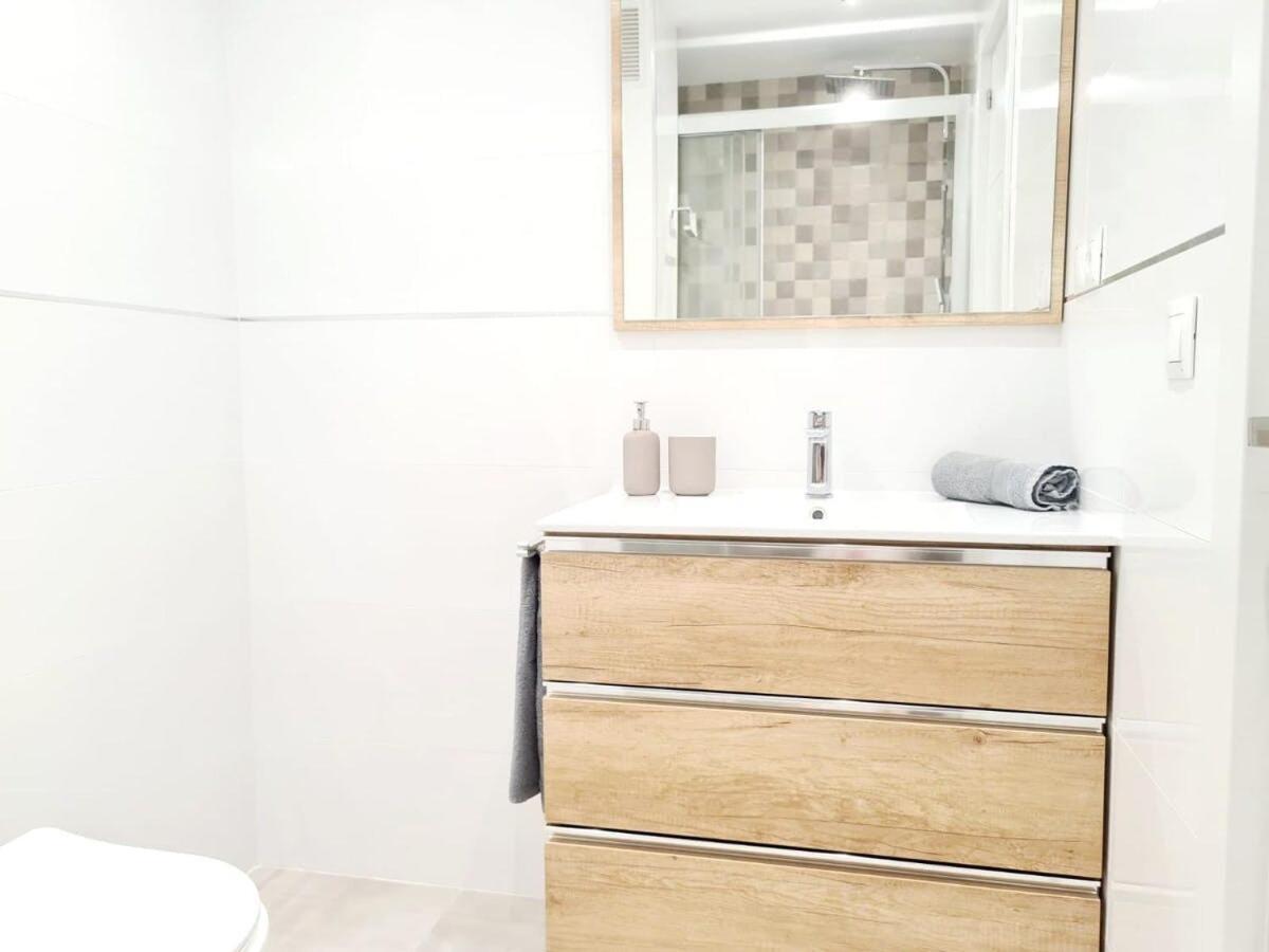 Apartamento Moderno Y Con Estilo En La Carihuela 토레몰리노스 외부 사진